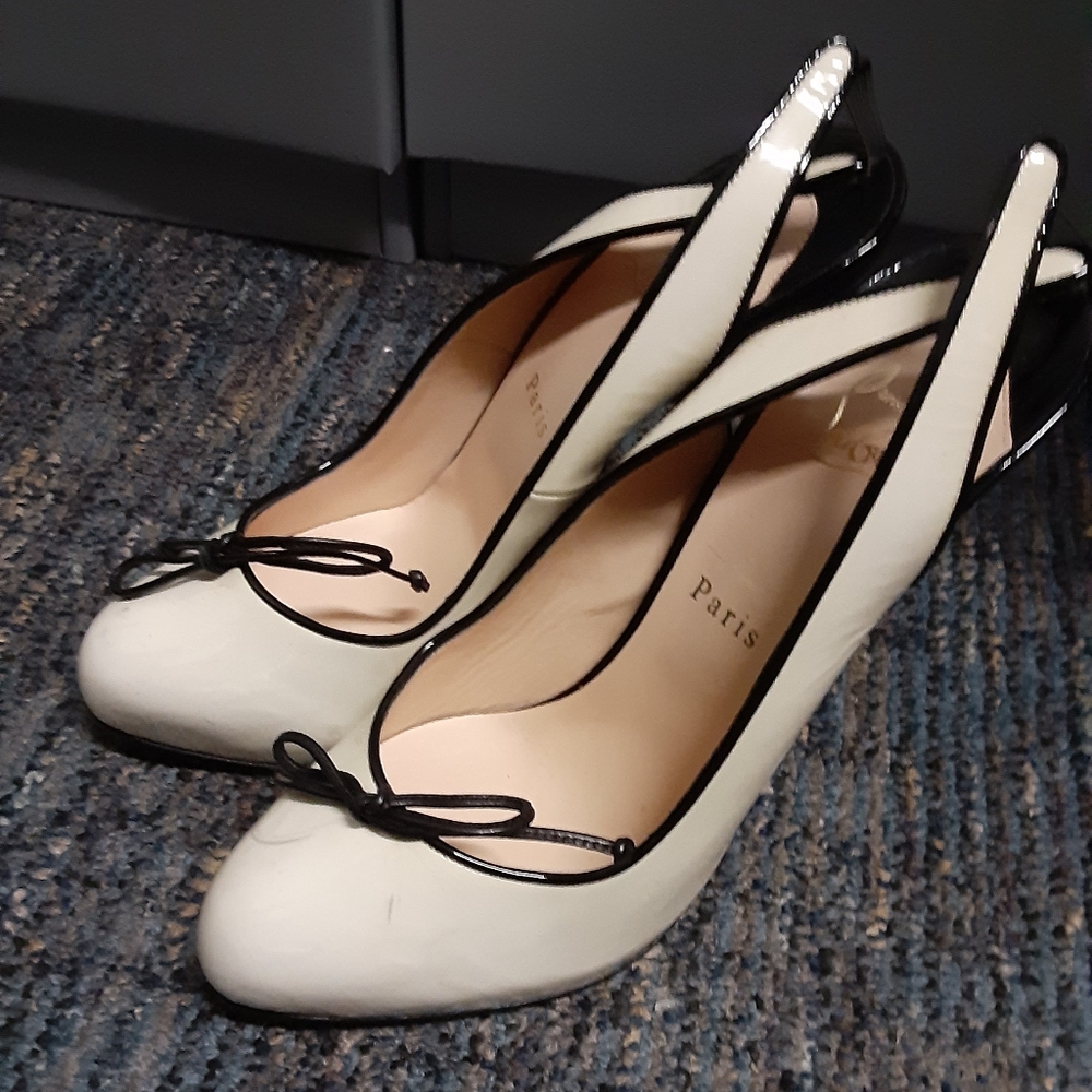 Gorgeous ivory louboutin slingback pumps